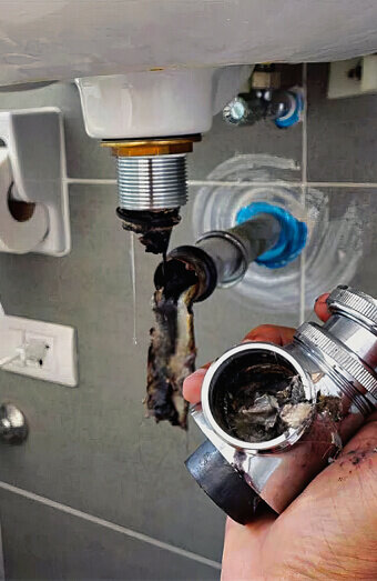 https://blockeddrainsashby.com.au/uploads/2025/07/blocked-sink-36737.jpg